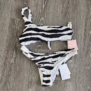 Dippin Daisys Bikini Set NWT